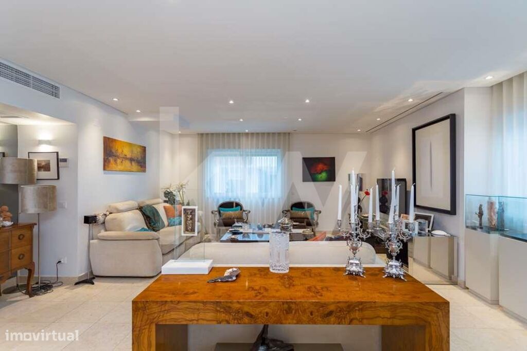 3 bedrooms Apartment in Lisbon, Portugal No. 86156