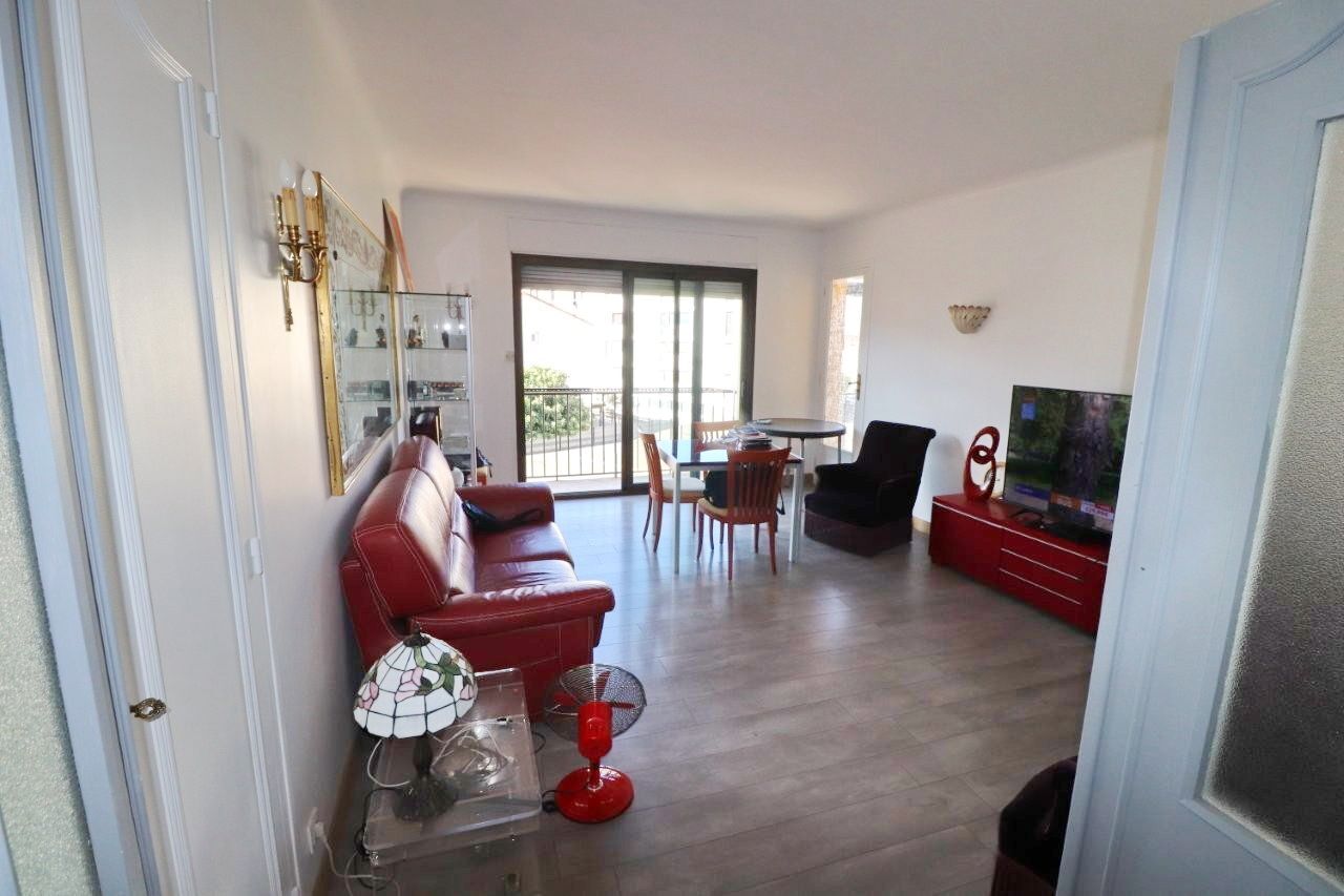 Apartamento de 3 dormitorios en Perpignan, France No. 278059