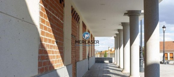 76m² Commercial property in Madrid, Spain No. 94140 14