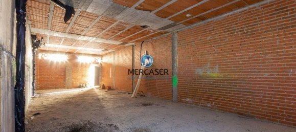 76m² Commercial property in Madrid, Spain No. 94140 3