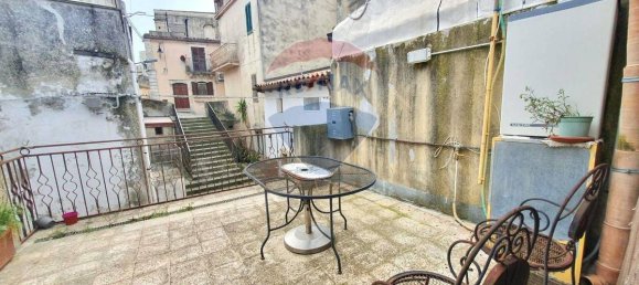 2 bedrooms House in Chiaramonte Gulfi, Italy No. 332559 2