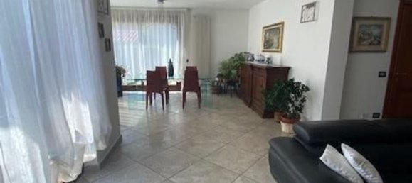 Вилла с 5 комнатами в Джуссаго, Италия № 75383 3