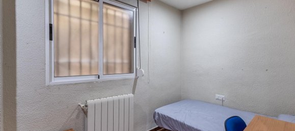 4 bedrooms Apartment in Granada, Spain No. 189323 12