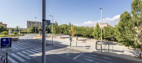 4 bedrooms Apartment in Granada, Spain No. 189323 25