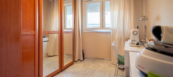 Apartamento de 4 dormitorios en Málaga, Spain No. 111084 18