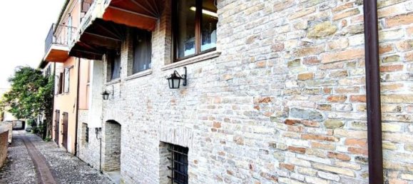 5 rooms Apartment in Saludecio, Italy No. 21905 3