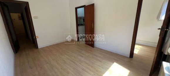3 rooms Apartment in Horta-Guinardo, Spain No. 154625 3