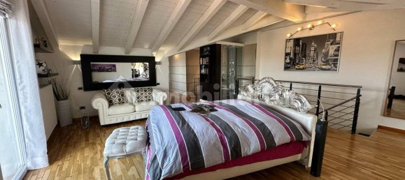 2 bedrooms Penthouse in Cartura, Italy No. 59509 23