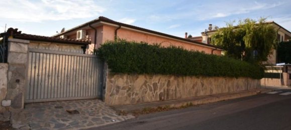 6 rooms Apartment in Olbia, Italy No. 13678 3