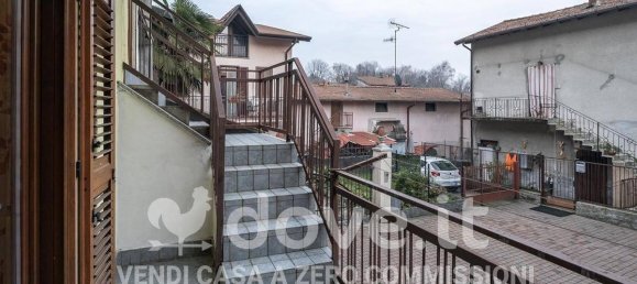 3 rooms House in Bizzarone, Italy No. 31527 35