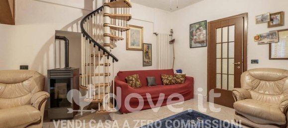 3 rooms House in Bizzarone, Italy No. 31527 37