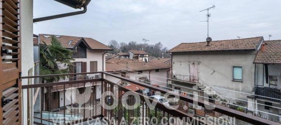 3 rooms House in Bizzarone, Italy No. 31527 31