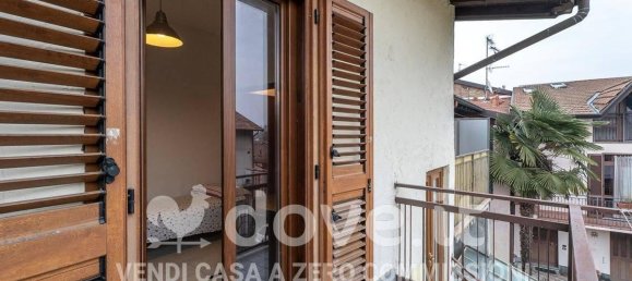 3 rooms House in Bizzarone, Italy No. 31527 30