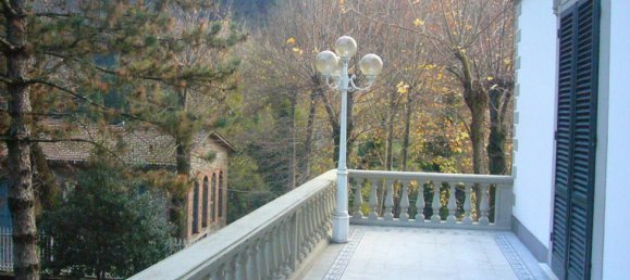 7 bedrooms Villa in Bagni di Lucca, Italy No. 197 3