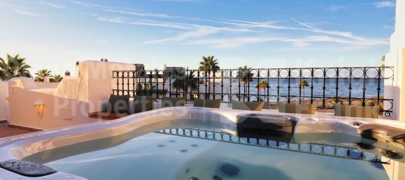 4 bedrooms Duplex in Estepona, Spain No. 45416 3