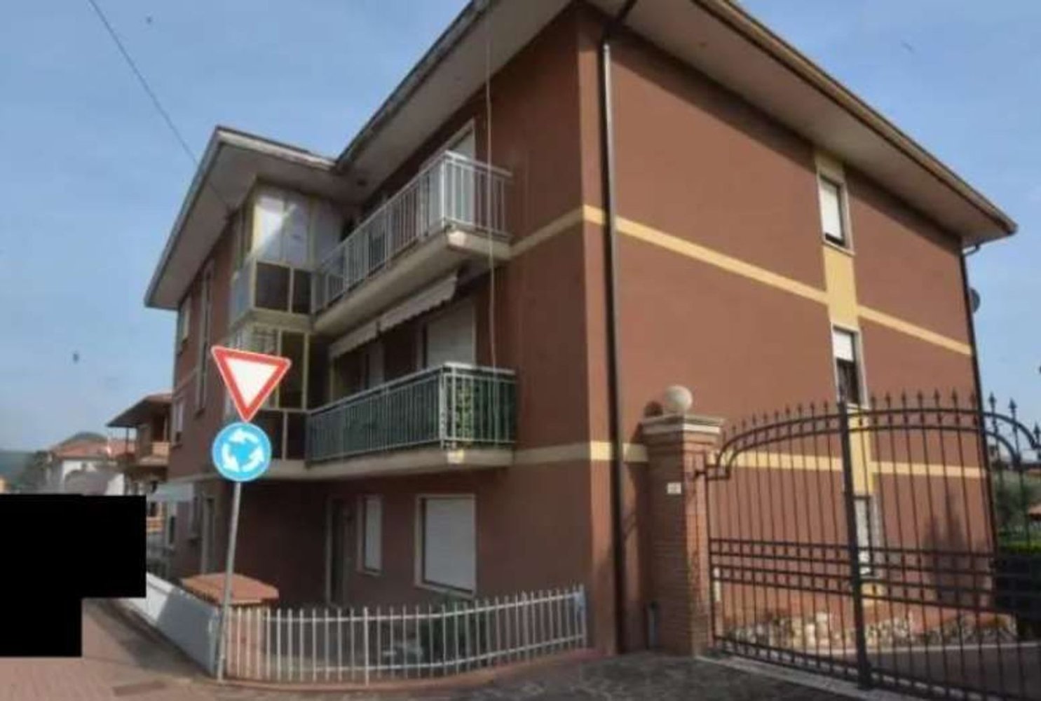 Apartamento de 5 habitaciónes en Brogliano, Italy No. 285649