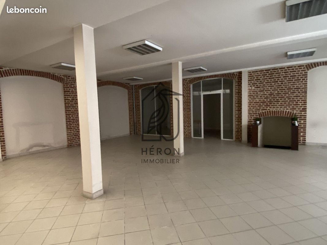 Garage in Lille, France 515m², Nr. 341608