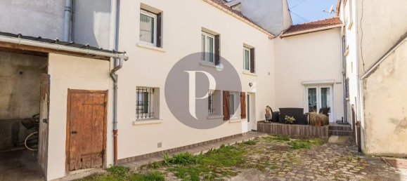 2 bedrooms House in Wissous, France No. 186569 18