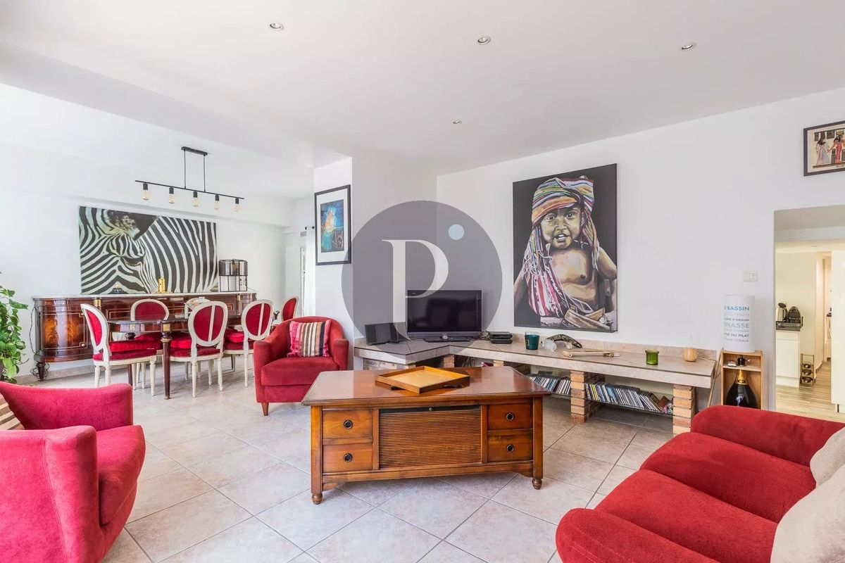 2 bedrooms House in Wissous, France No. 186569