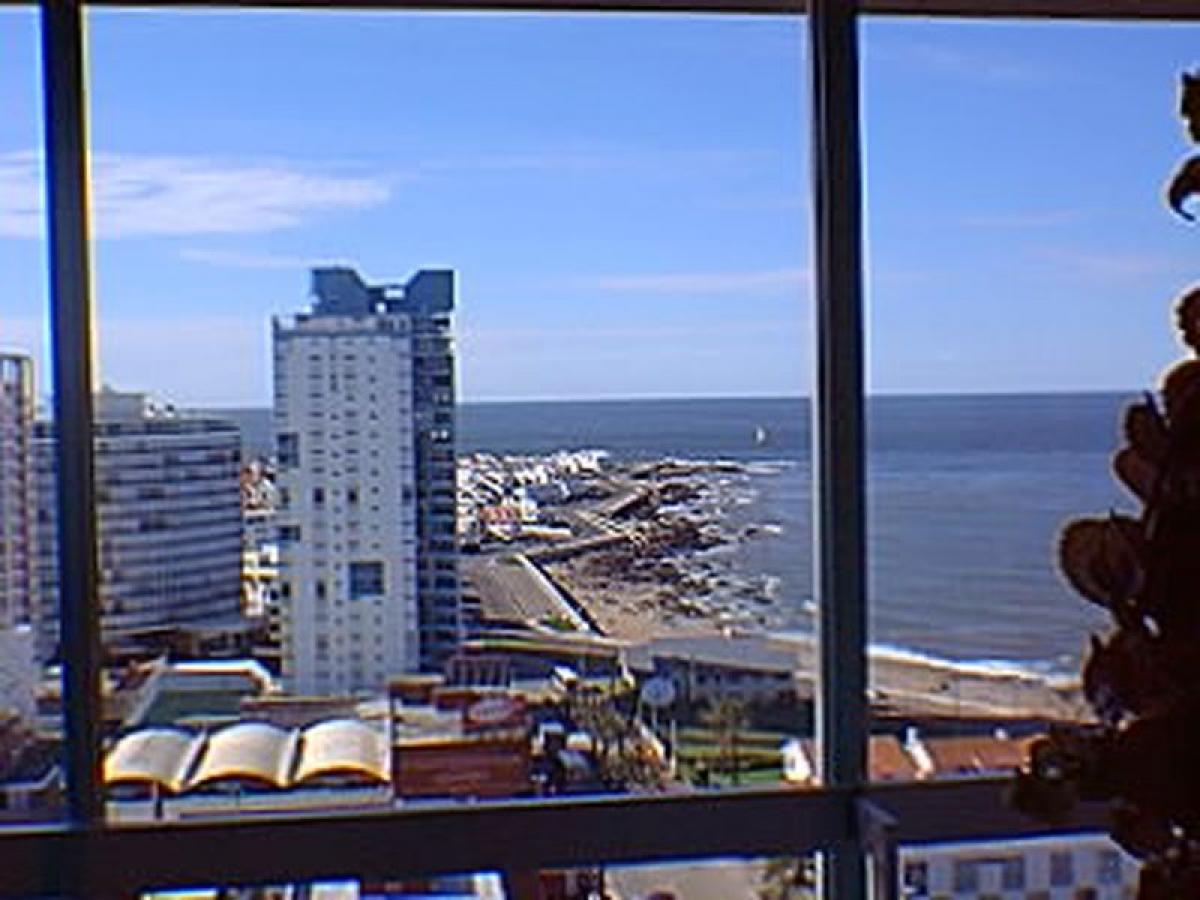 3 bedrooms Apartment in Maldonado, Uruguay No. 5832