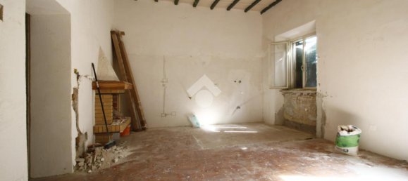 Apartamento de 3 habitaciónes en Canino, Italy No. 146014 9