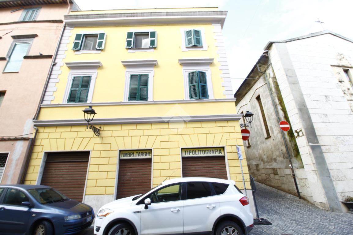 Apartamento de 3 habitaciónes en Canino, Italy No. 146014