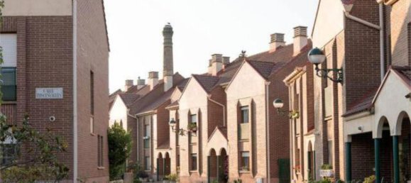 Таунхаус с 4 спальнями в Логроньо, Испания № 163810 2