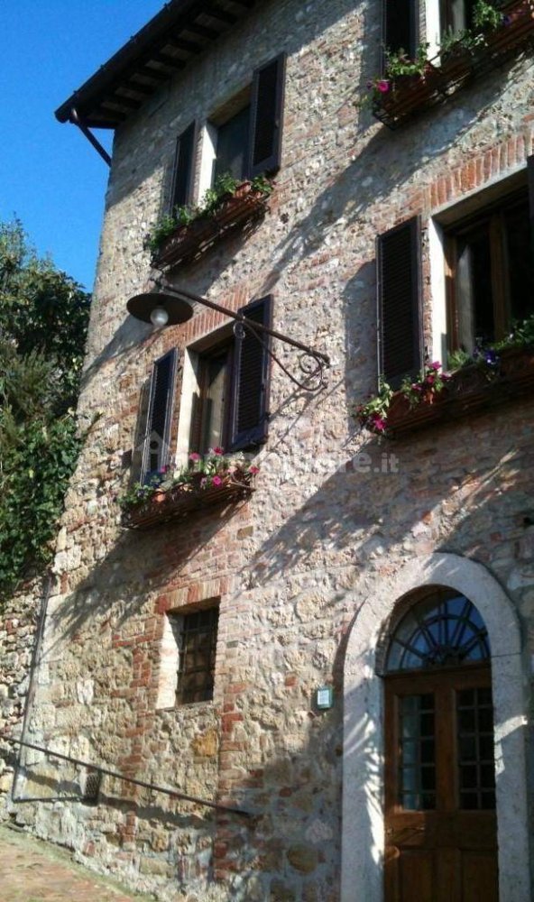 5غرفة بناية في Colle di Val d'Elsa, Italy رقم 269647