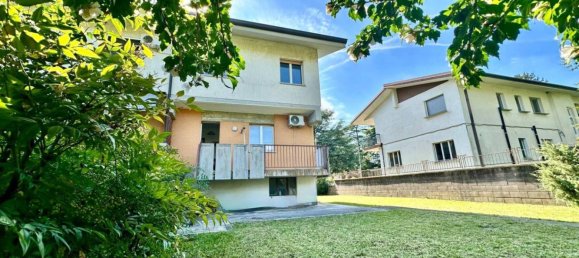 3 bedrooms Villa in Gorizia, Italy No. 325744 2