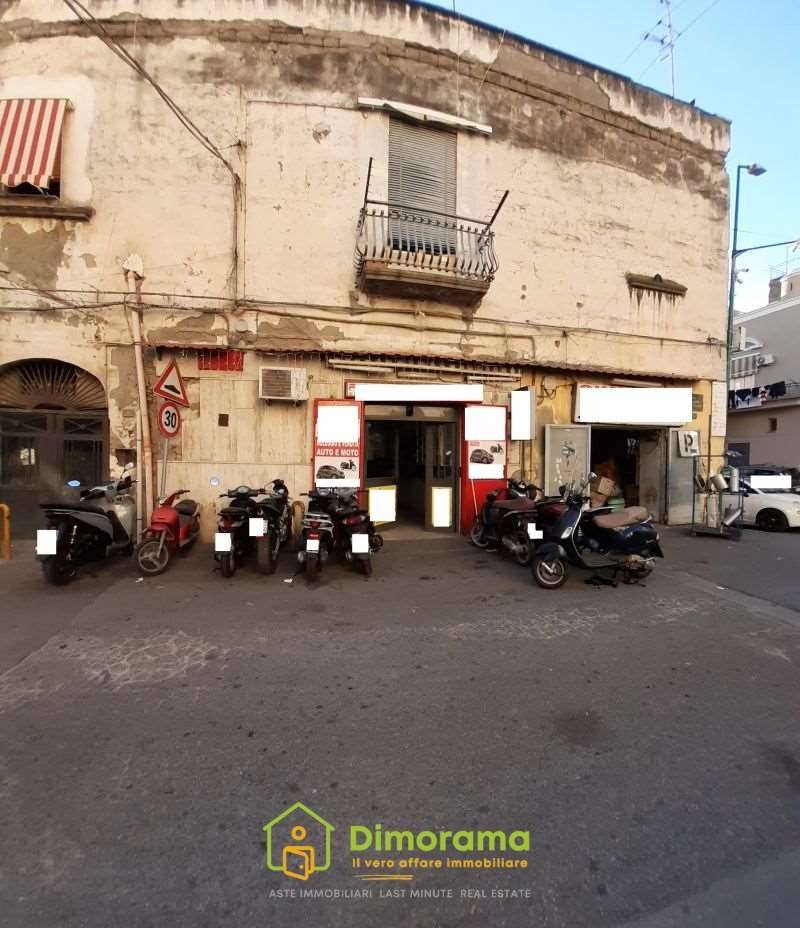 1 room Commercial property in Torre del Greco, Italy No. 270452