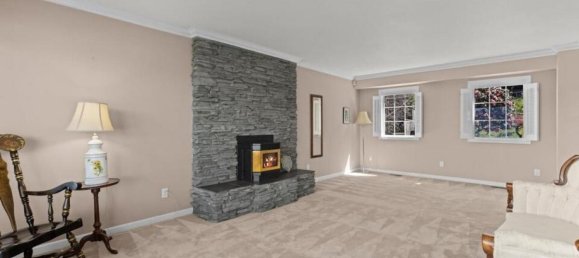 4 bedrooms House in British Columbia, Canada No. 235 6