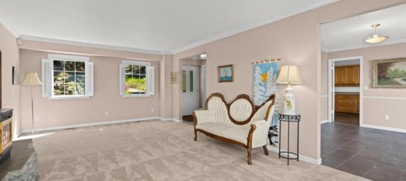 4 bedrooms House in British Columbia, Canada No. 235 9