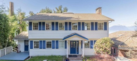 4 bedrooms House in British Columbia, Canada No. 235 3