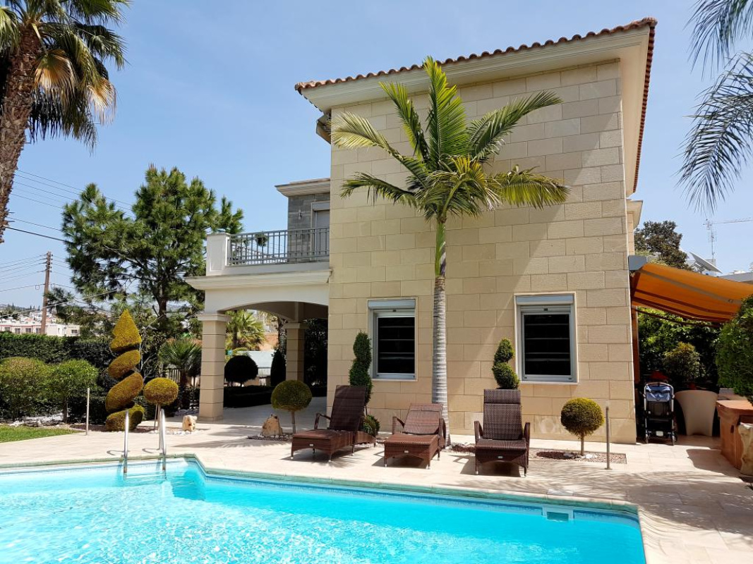 4 bedrooms Villa in Limassol, Cyprus No. 98382