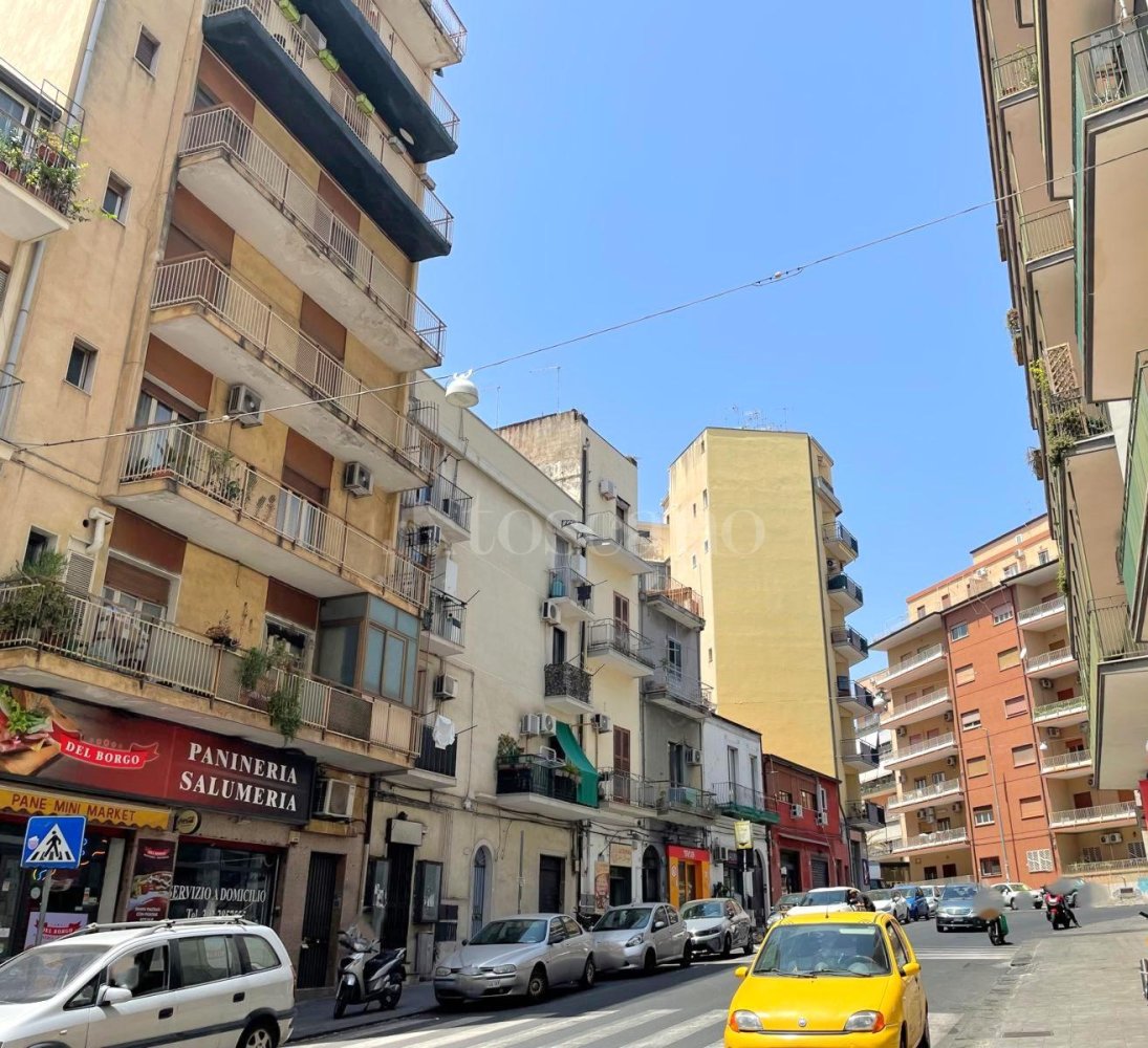 3غرفة شقة في Catania, Italy رقم 278985