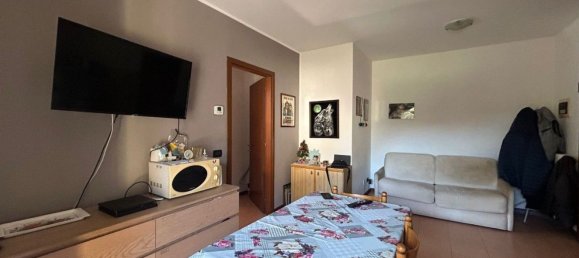 Квартира с 2 спальнями в Кадельбоско ди Сопра, Италия № 325244 4