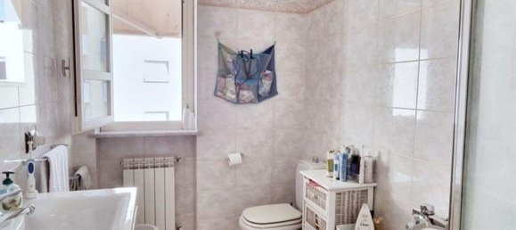 4 bedrooms Apartment in Massa, Italy No. 372111 10