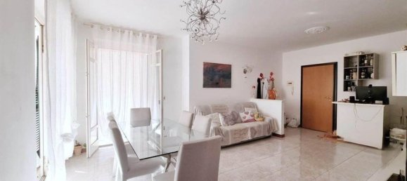 4 bedrooms Apartment in Massa, Italy No. 372111 5
