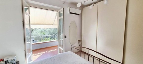 4 bedrooms Apartment in Massa, Italy No. 372111 16