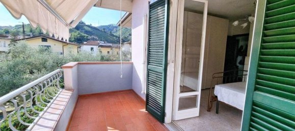 4 bedrooms Apartment in Massa, Italy No. 372111 17