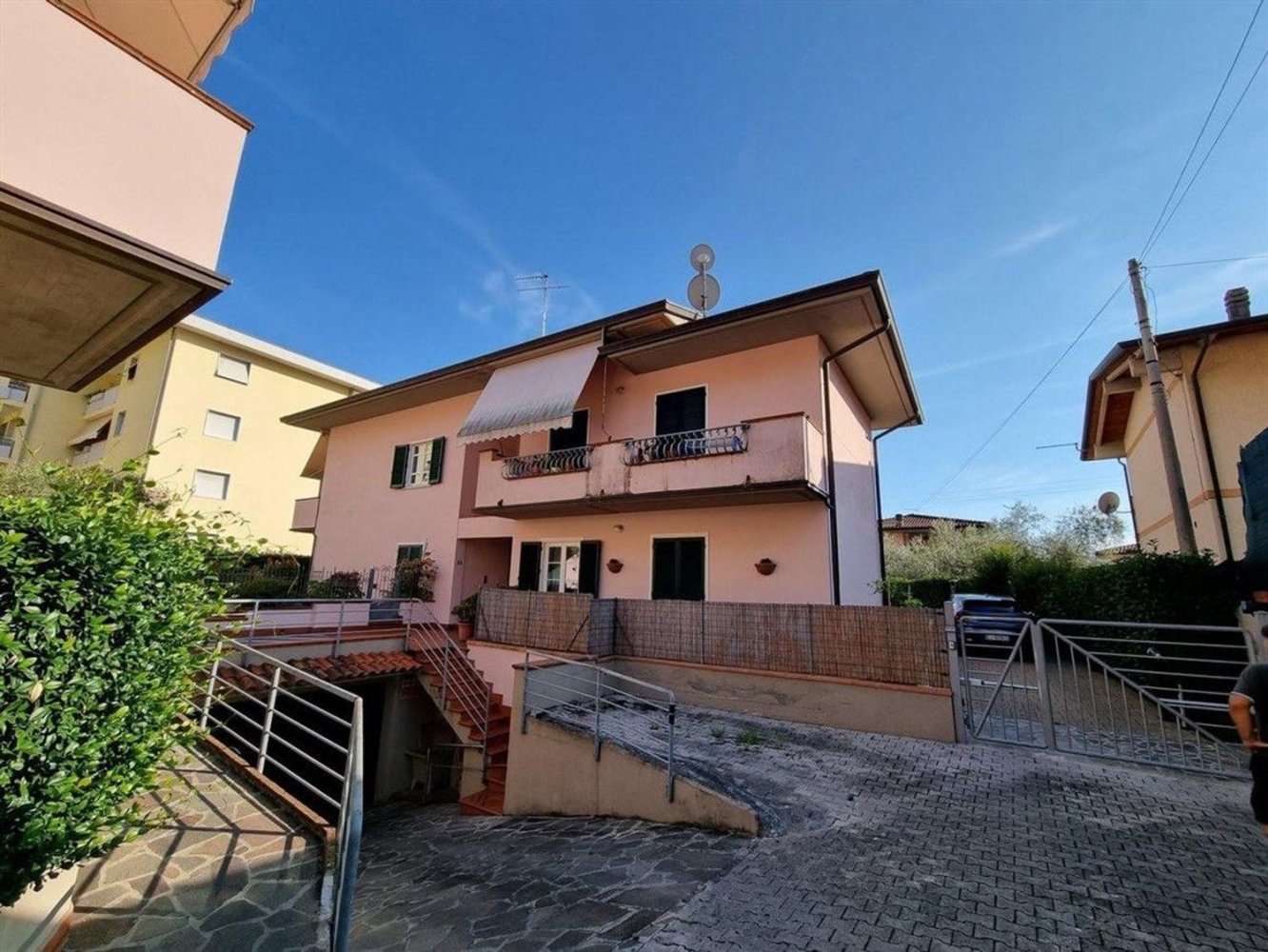 4 bedrooms Apartment in Massa, Italy No. 372111