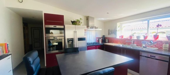 4 Schlafzimmer Haus in Longeves, France, Nr. 99388 4