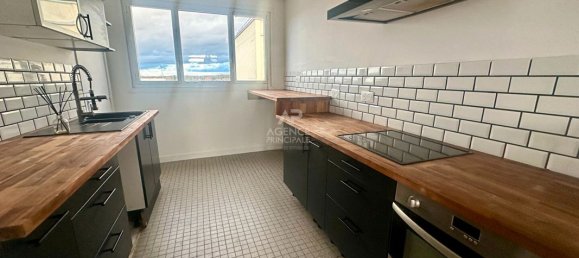 2 bedrooms Apartment in Poissy, France No. 166100 6