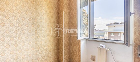 Квартира с 3 комнатами в Витербо, Италия № 9133 11