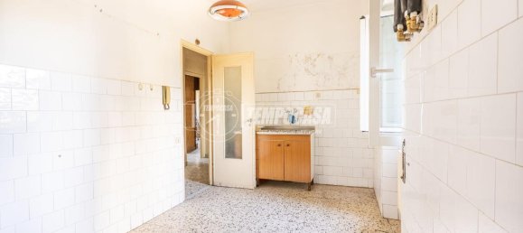 Квартира с 3 комнатами в Витербо, Италия № 9133 18