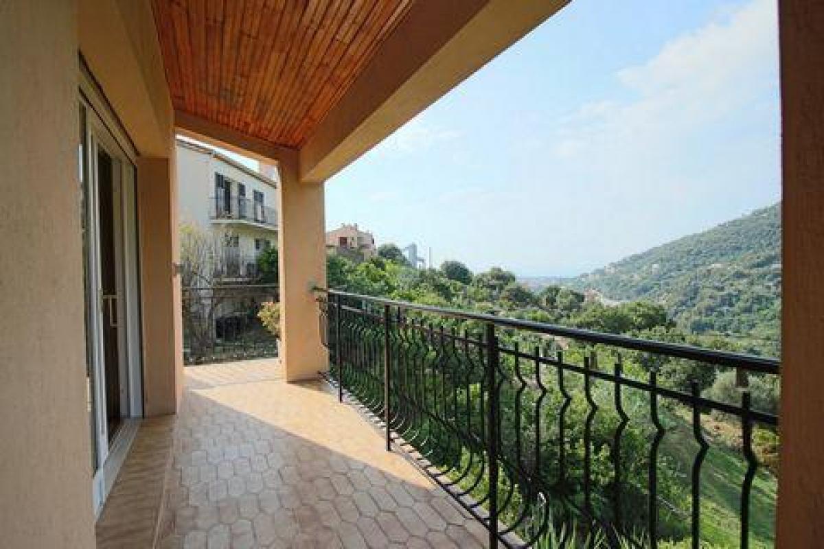 4 bedrooms Condo in Menton, France No. 15869