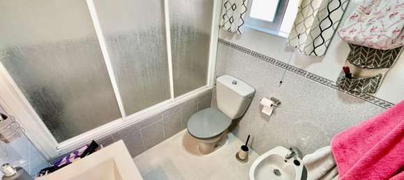 Apartamento de 3 dormitorios en Alicante, Spain No. 167995 11