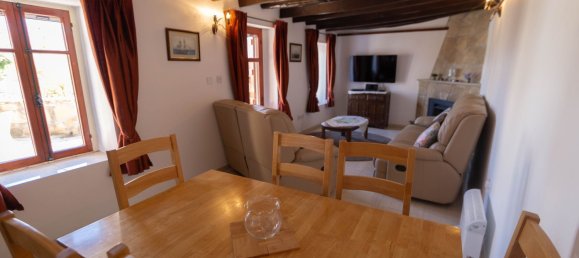 2 bedrooms Villa in Tochni, Cyprus No. 22543 2