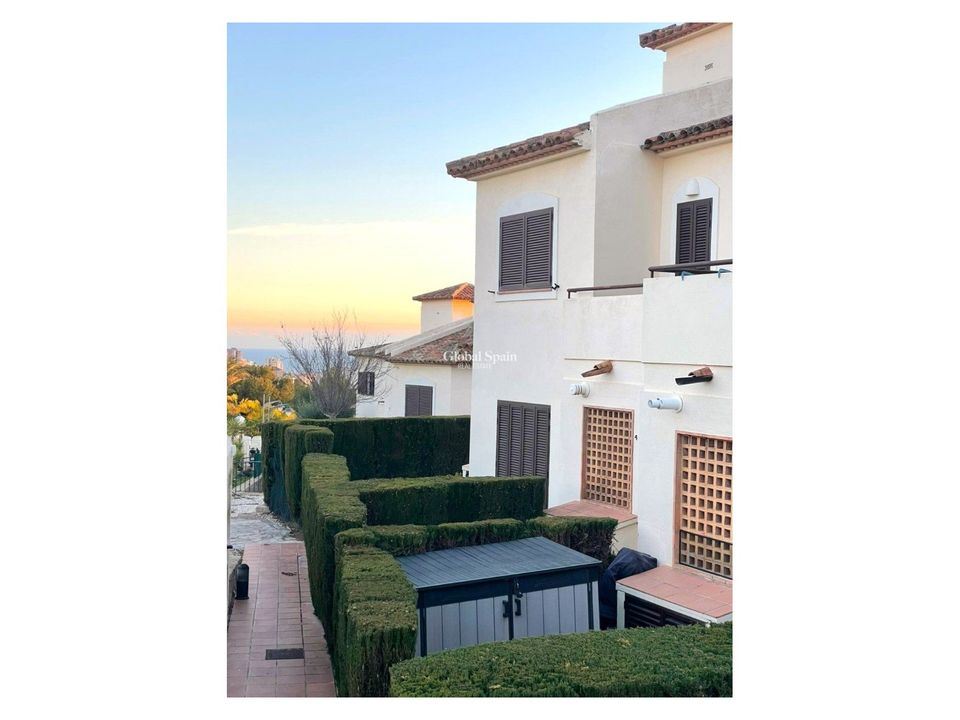 2 bedrooms Villa in Alicante, Spain No. 176462