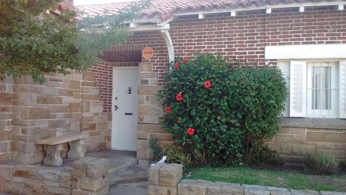 3 bedrooms House in Mar del Plata, Argentina No. 76340
